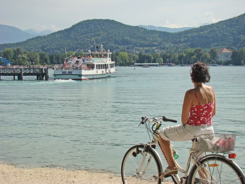 S kolesom ob Vrbskem jezeru