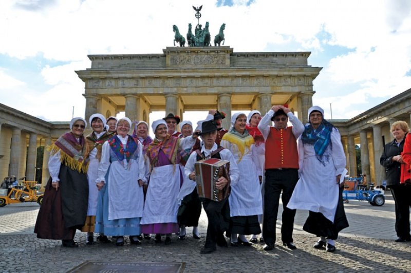 Folklorna skupina zaplesala v Berlinu